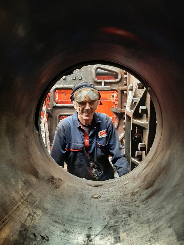 Ed Tatham inside 5643's frames